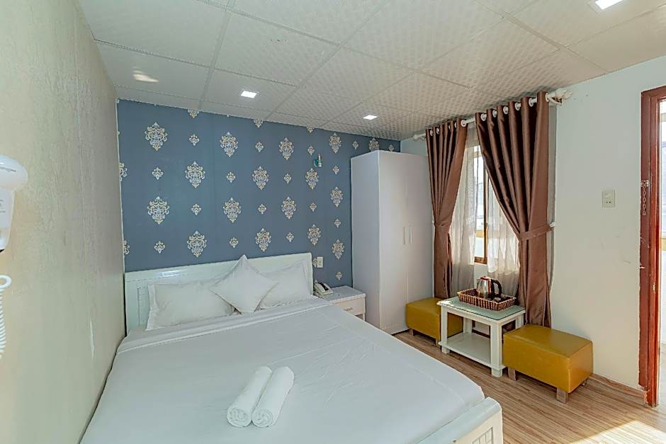 Ken's Backpackers Hotel