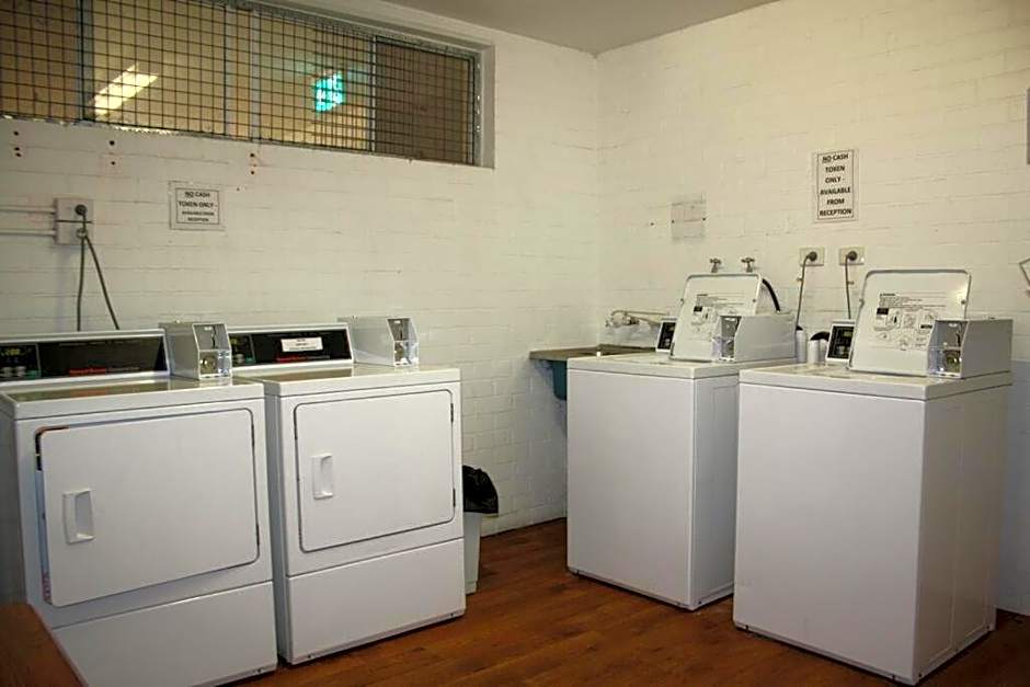 Mandurah Motel and Apartments
