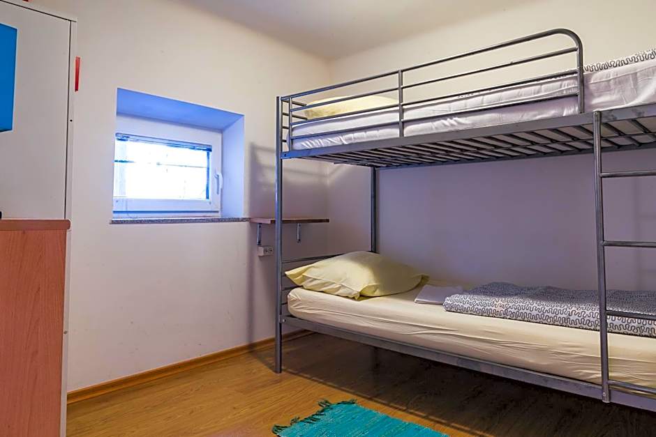 Hostel 24