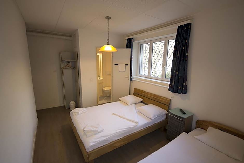 Zdjęcie 1 z 6 — Triple Room
