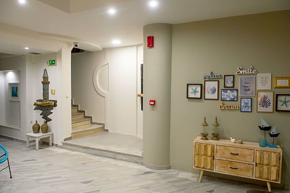 Aqua Beachfront Elegant Hotel