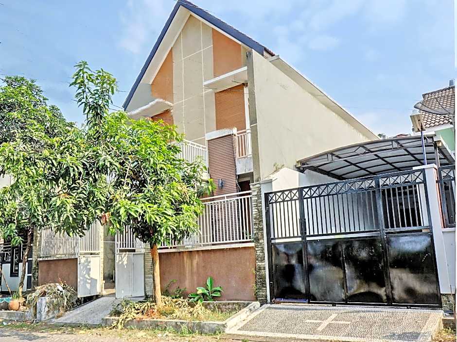 SPOT ON 92916 Batu Mas Homestay Syariah