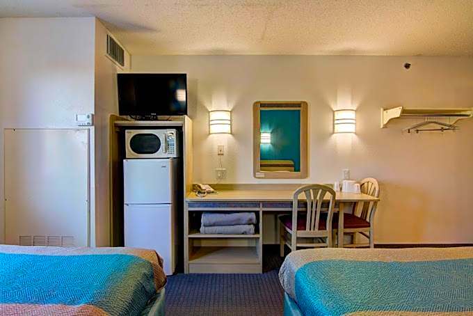 Econo Lodge Menomonie