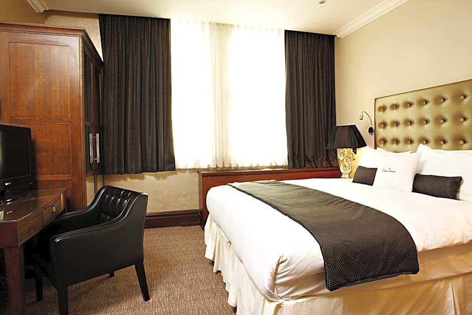 Courthouse Hotel London