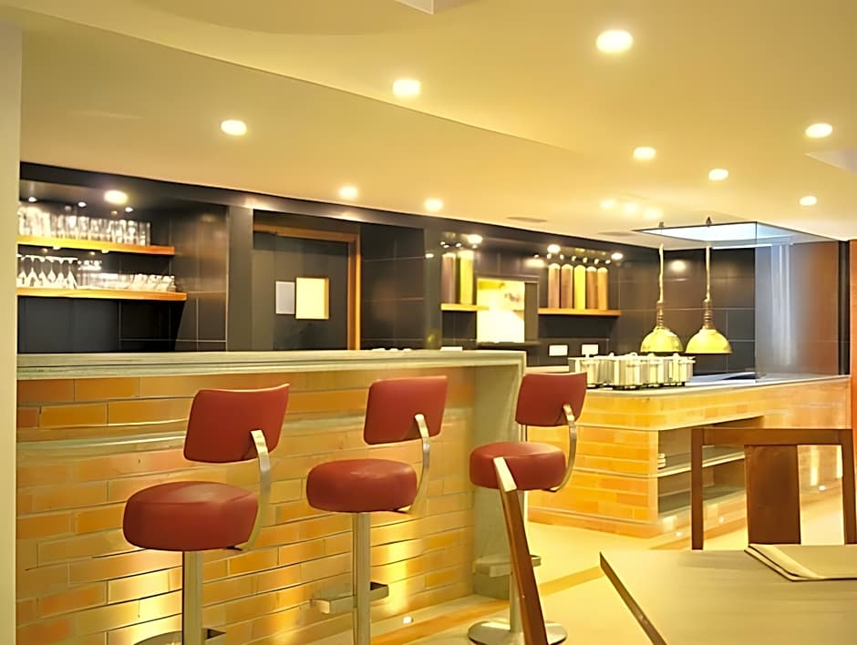 Hotel Dhans – Chennai, IL