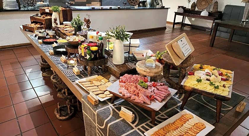 Shiduli Safari Lodge