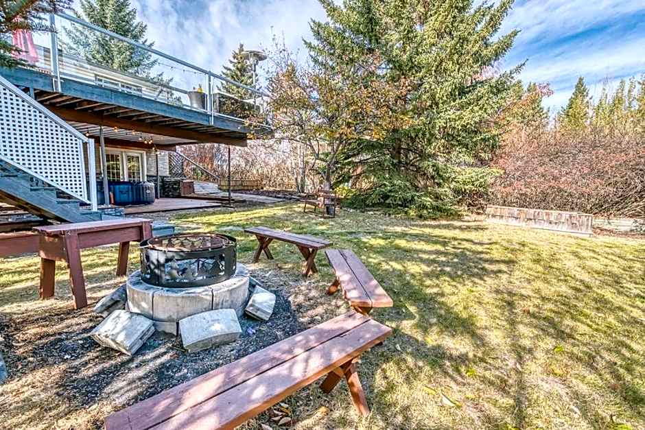 Boho Retreat w/King Bed on Bow River Pathway