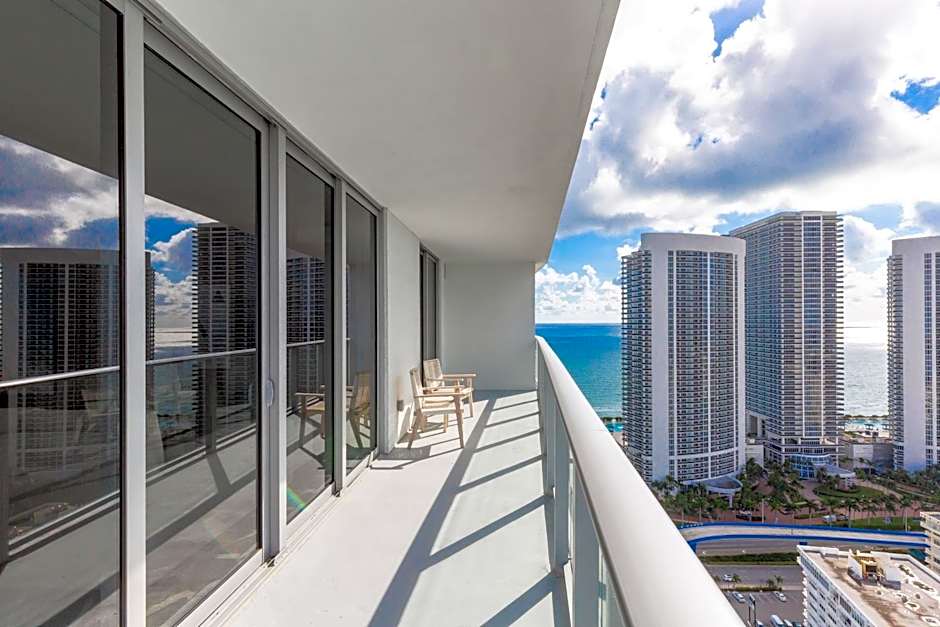 Hyde Beach House Hollywood Private Suites