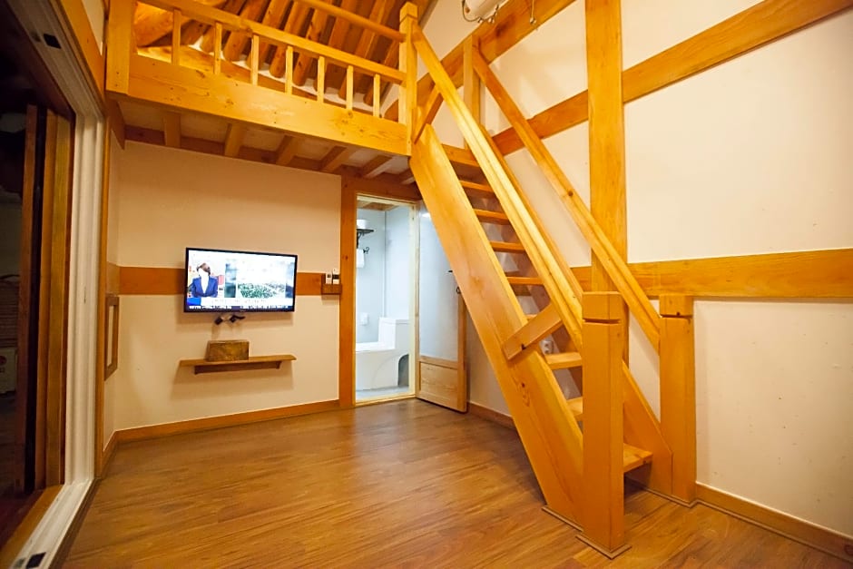 Samlockhon Hanok Guesthouse