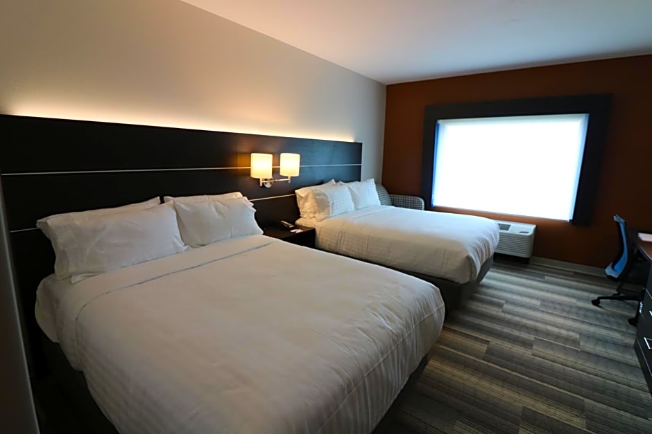 Holiday Inn Express & Suites Coffeyville By IHG