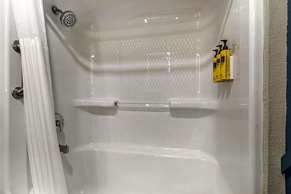 Best Western Plus Revere Inn & Suites