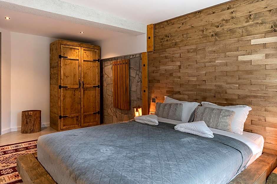 Tiarra Mountain Lodge