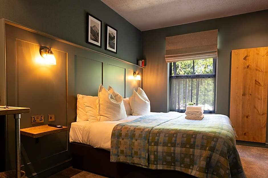 Tyn-y-Coed Inn