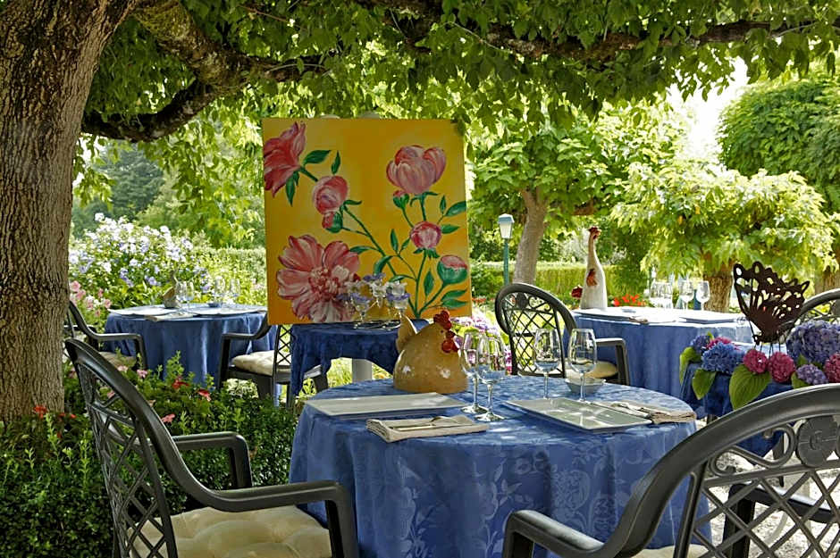 Logis Hôtel Hostellerie Saint-Jacques