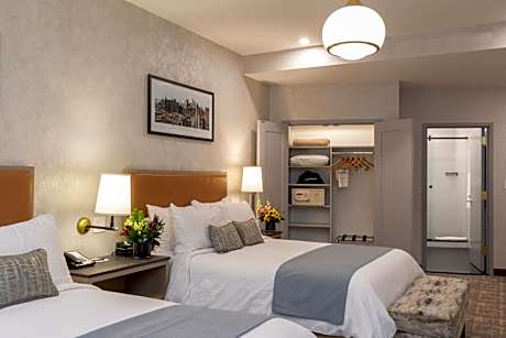 Deluxe Two Queens Room