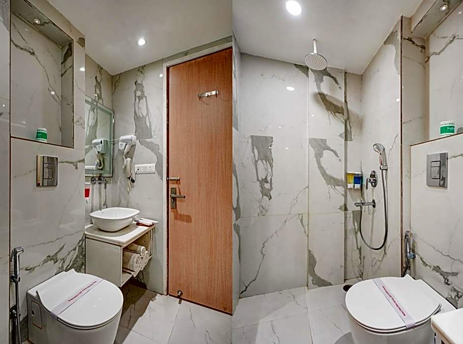 Hotel Gold Palace - 03 Mins Walk From New Delhi Railway Station