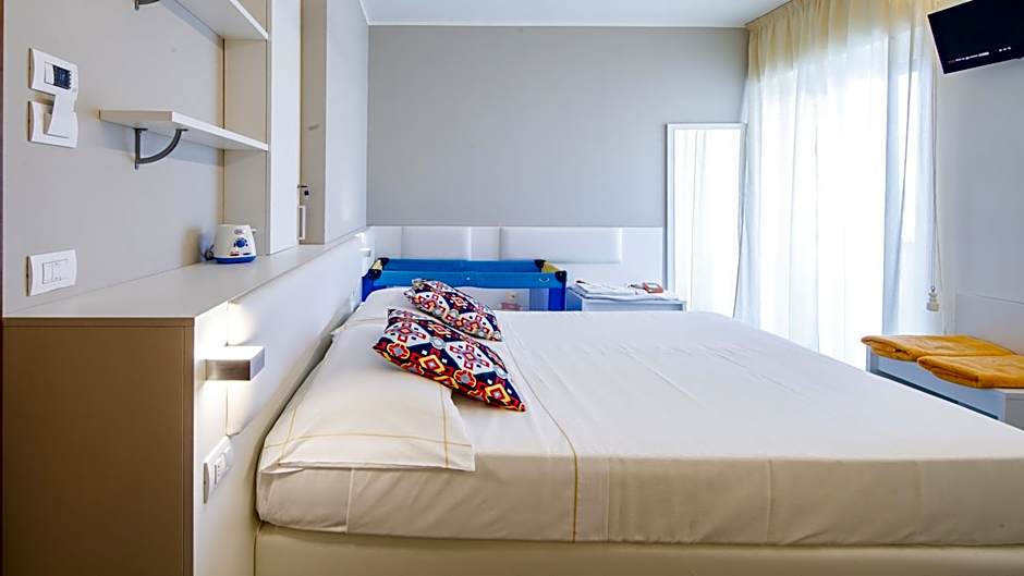 UNA HOTELS Imperial Beach Hotel