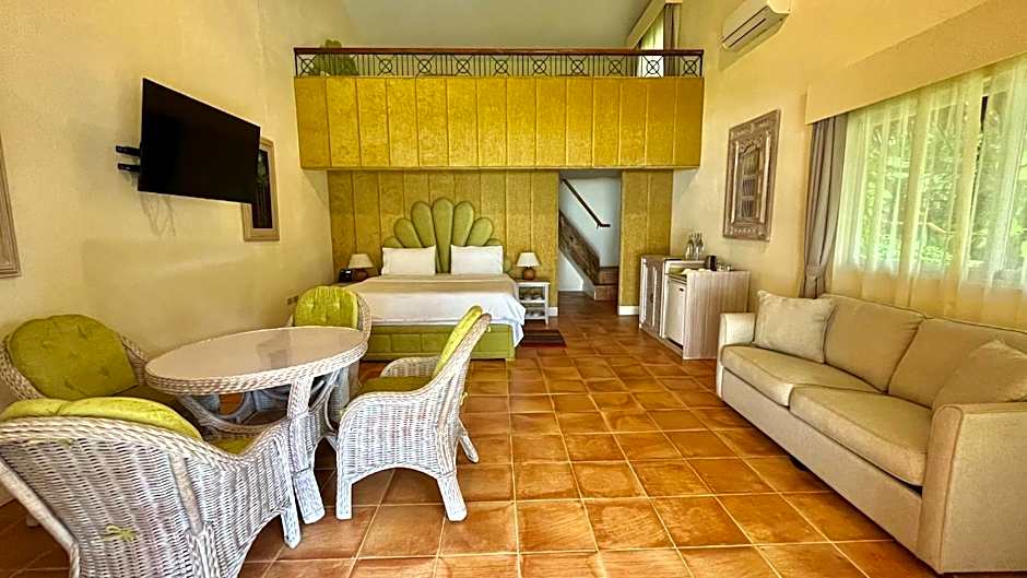 Photo 1 of 6 of Villa, Beachfront
