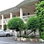 Caravelle Inn & Suites