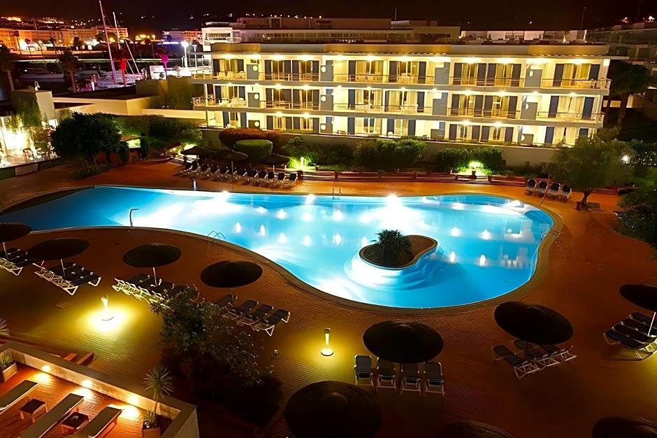 Marina Club Suite Hotel