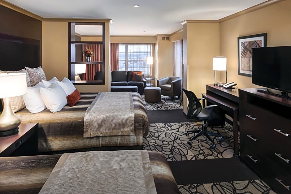 ClubHouse Hotel & Suites Fargo