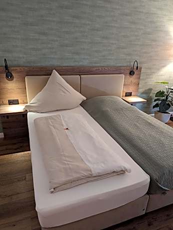 PaGa Hotel & Restaurant