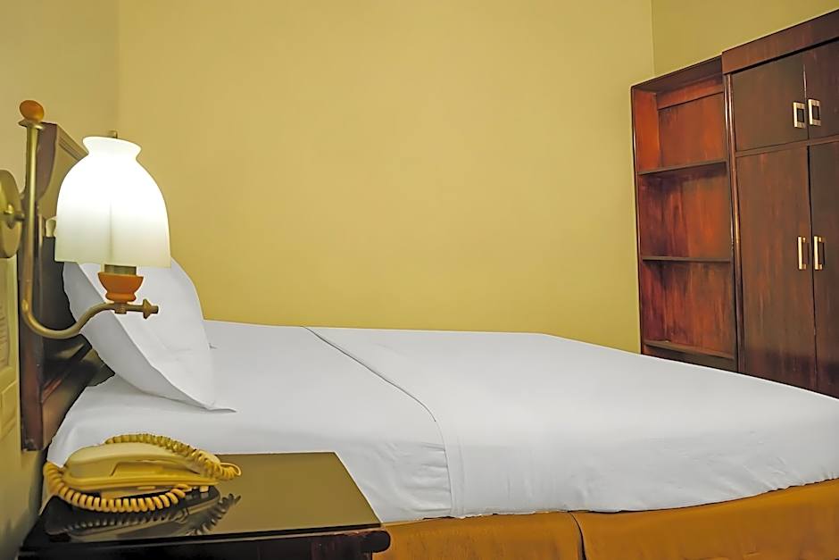 Collection O 92690 Hotel Limas