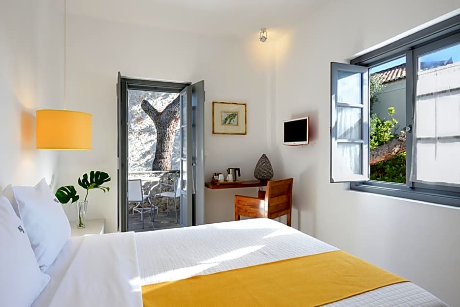 Photo 1 of 6 of 1 Double Bed or 2 Beds
