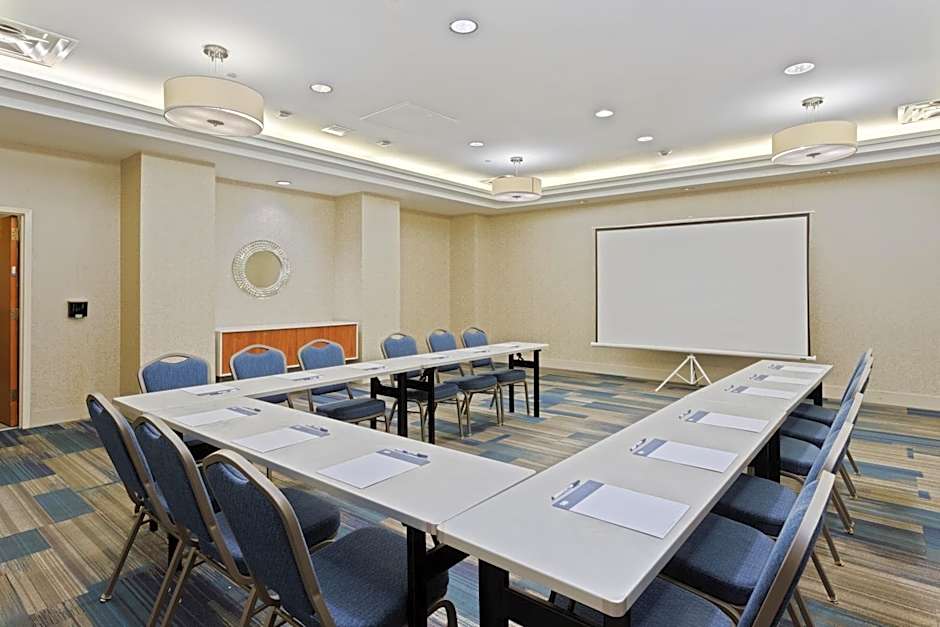 Holiday Inn Express Hauppauge-Long Island By IHG