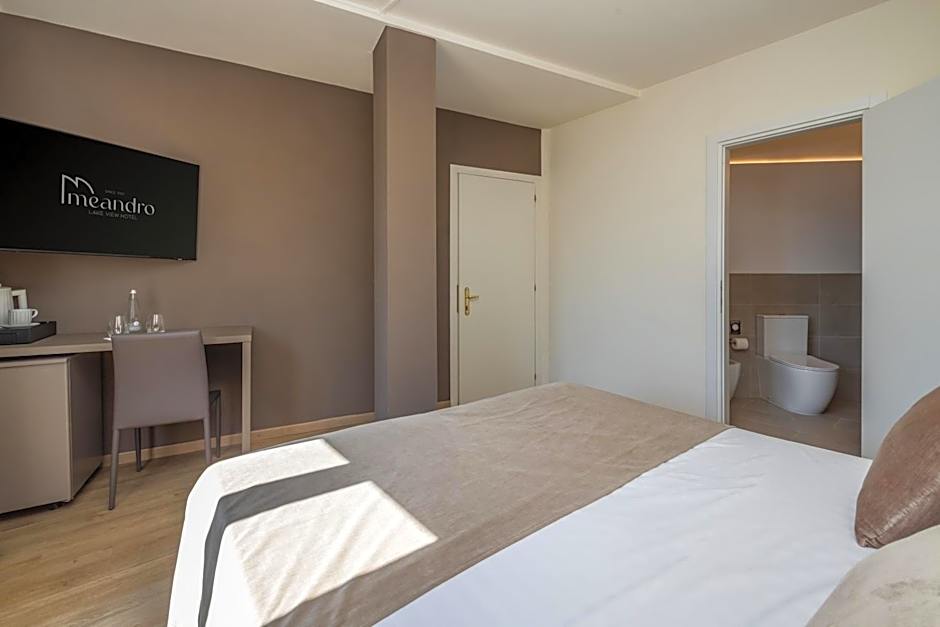 Hotel Meandro - Lake View