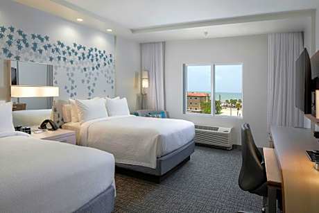 Queen Room with Two Queen Beds, Partial Ocean View and Balcony