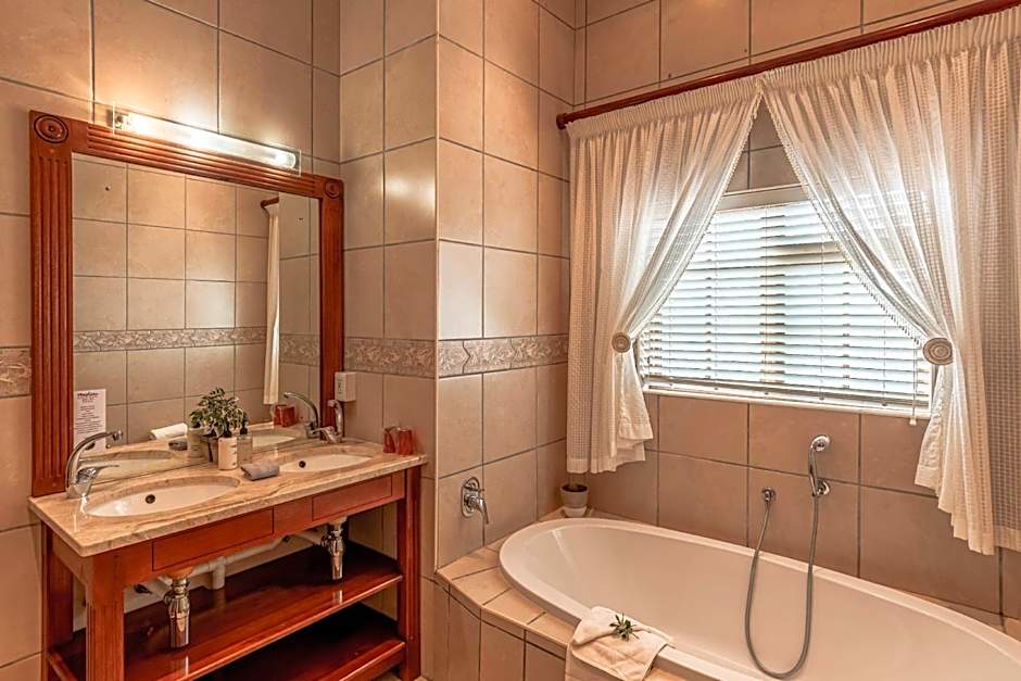 Mooiplaas Guesthouse