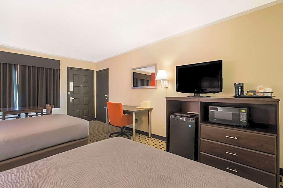 Quality Inn & Suites Millville