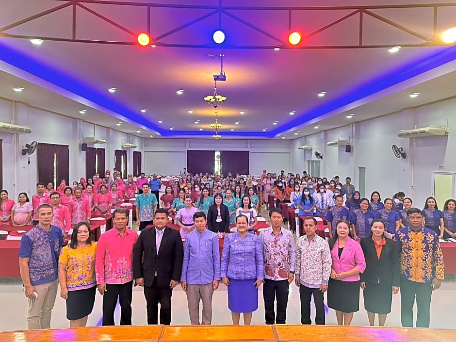 Trang Villa Hotel and Water Park