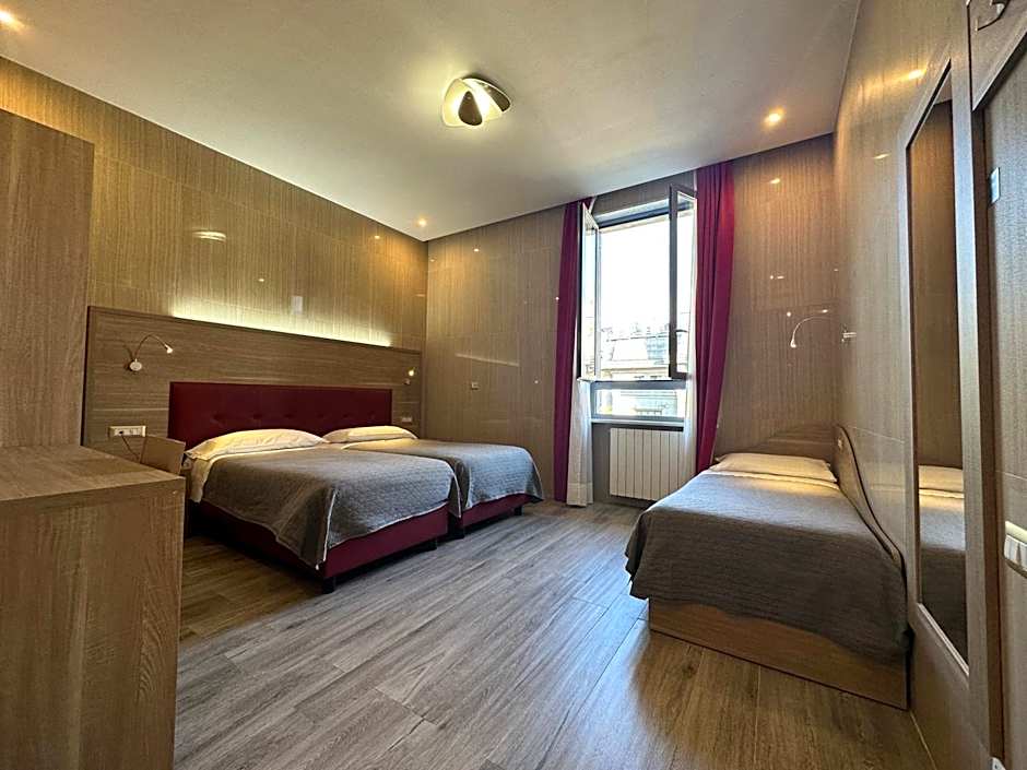 Hotel Midway