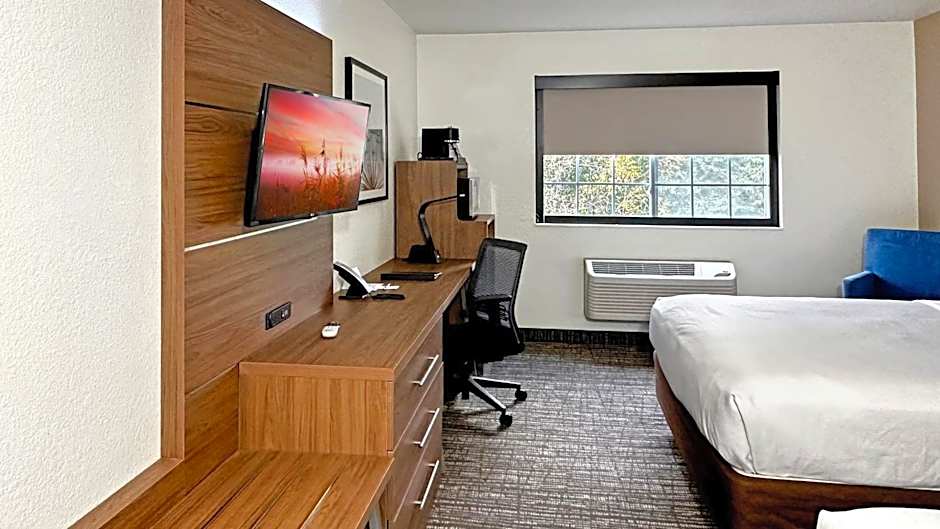Estherville Hotel & Suites