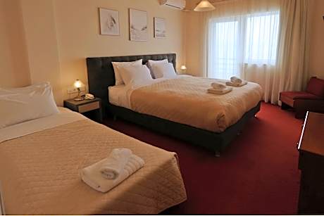 Triple Room with Sea View