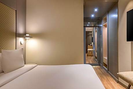 Room, 1 King Bed, City View
