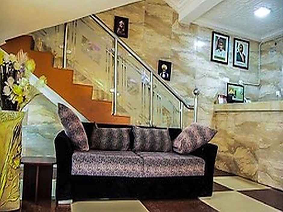 Carabana Hotel & Suites	