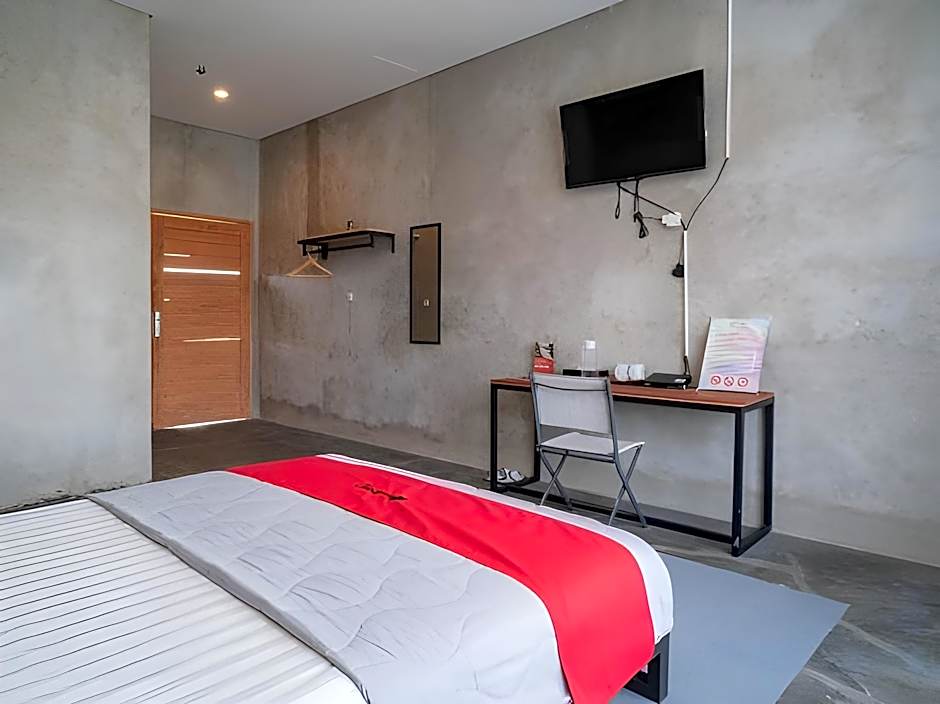 RedDoorz Syariah near Lombok Epicentrum Mall