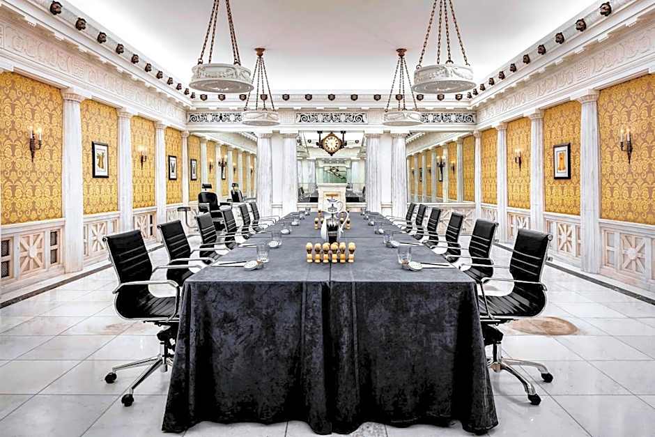 The Blackstone, Autograph Collection