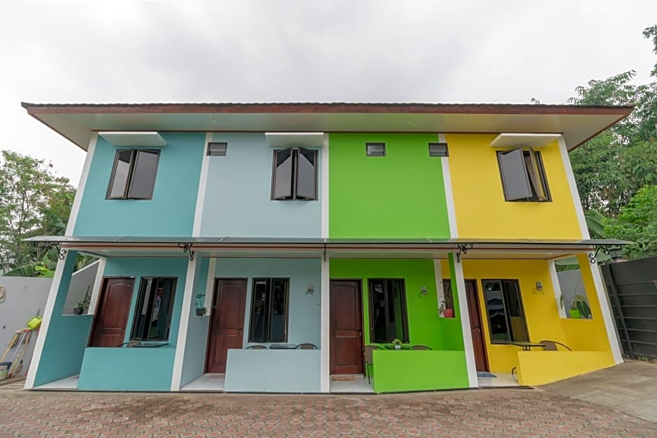 RedDoorz Plus near Jungeland Sentul