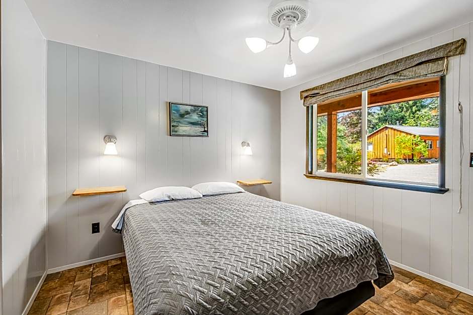 Mount Worthington Room 6 at Mount Walker Inn