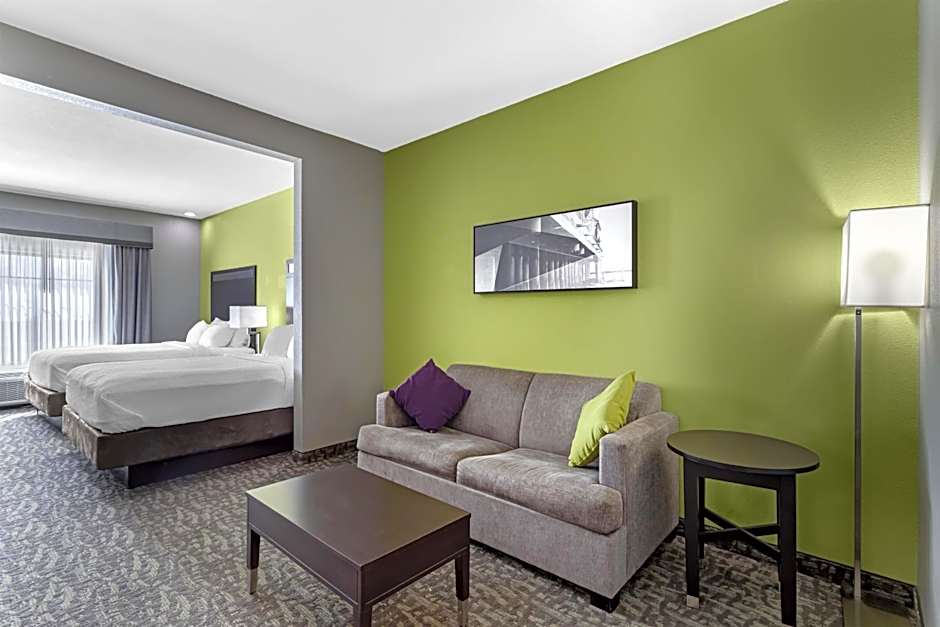 Best Western Plus Bay City Inn & Suites