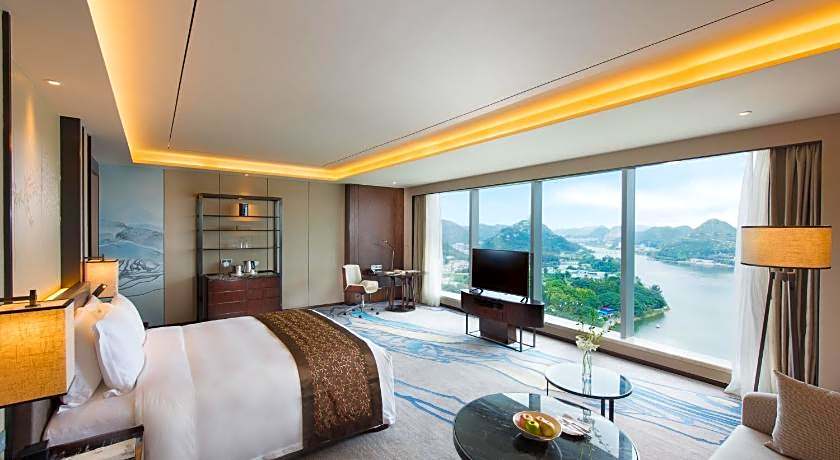 DoubleTree by Hilton Anshun