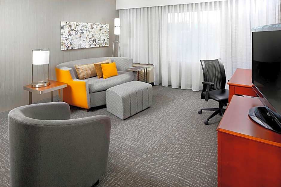 Courtyard by Marriott Edison Woodbridge