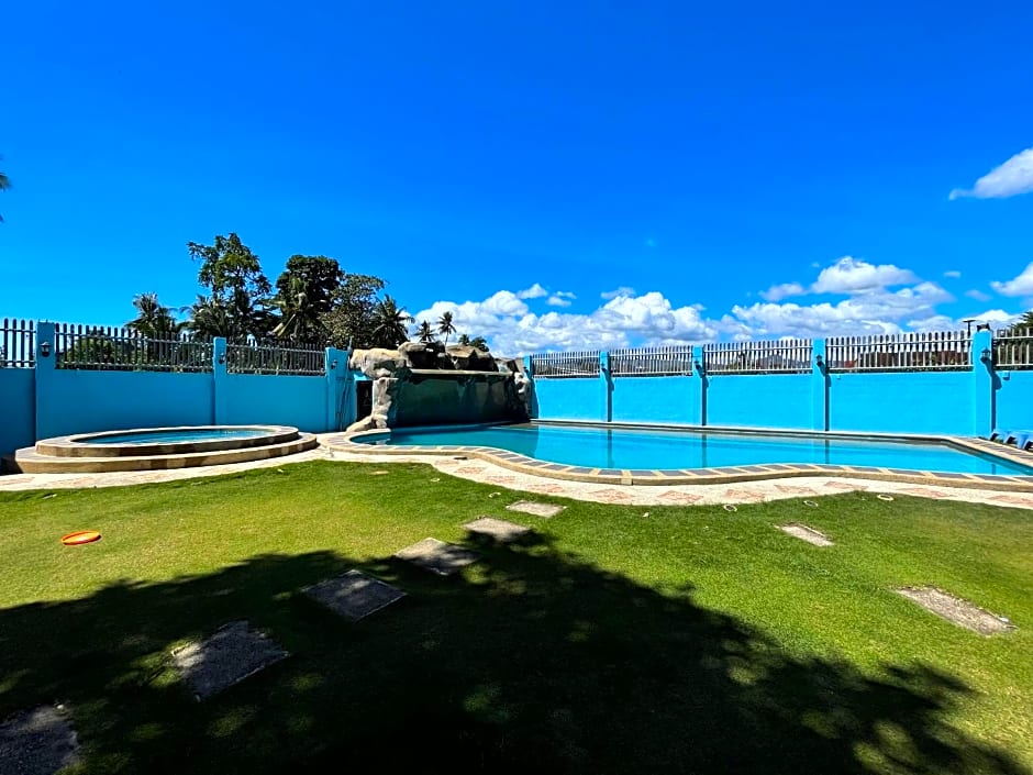 Argao Seabreeze Hotel powered by Cocotel