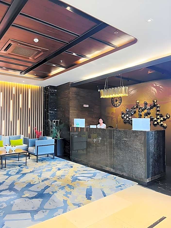 One Euphoria Luxe Hotel