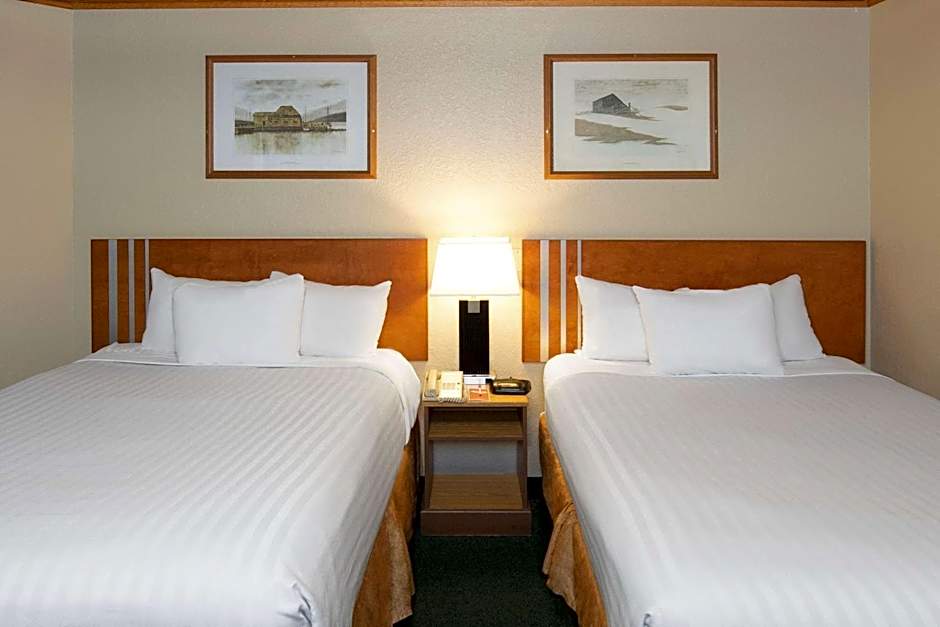 Econo Lodge Inn & Suites