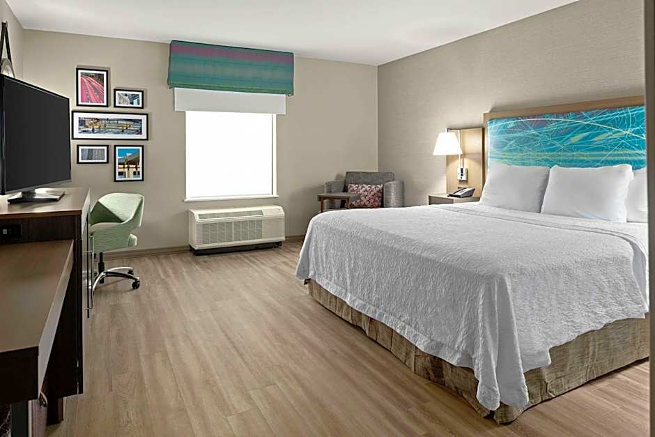 Photo 1 of 5 of 1 King Bed, Hearing Accessible